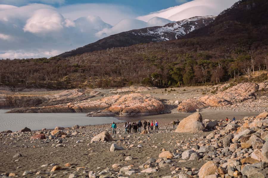 El Calafate: Safari Azul Los Glaciares Trekking Tour - Who should book this experience?