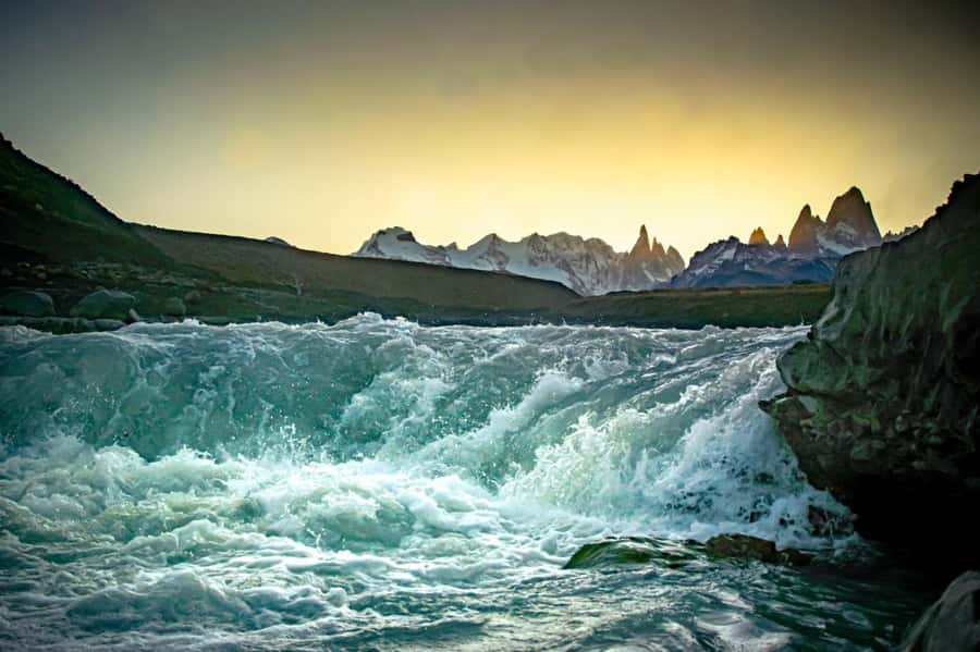 El Chalten: Rio de las Vueltas and Patagonia Rafting - Six calm kilometers beneath the needles