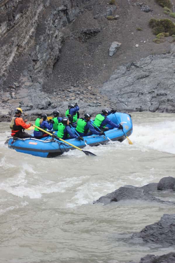 El Chalten: Rio de las Vueltas and Patagonia Rafting - A hot drink at the bridge