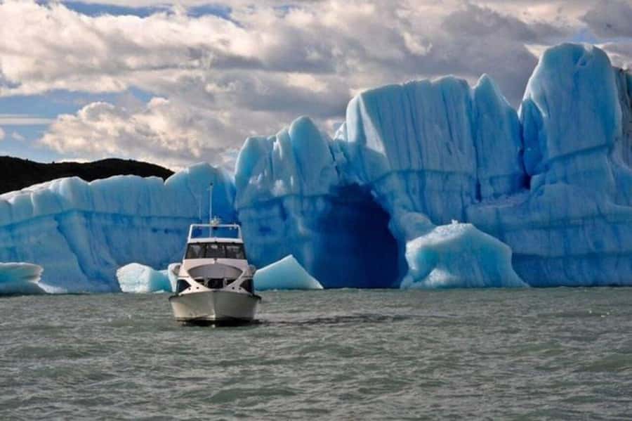 Estancia Cristina Discovery Adventure in El Calafate - From El Calafate to Punta Bandera at 7 am