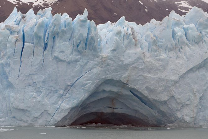 Excursion to the Perito Moreno Glacier, with guide and transfer to / from the hotel - Cerro Comisión and the first views of Lake Argentino