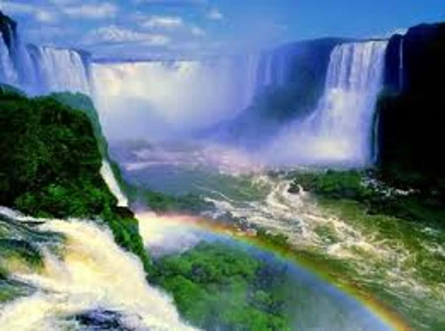 Explore Iguazu Falls in Brazil: An Unforgettable Experience - Crossing from Misiones into Brazil