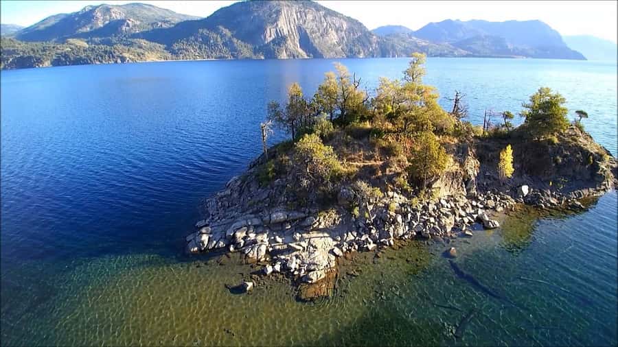 From Bariloche: San Martin de los Andes and 7 Lakes Circuit - Villarino and Falkner, two linked lakes