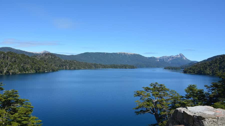 From Bariloche: San Martin de los Andes and 7 Lakes Circuit - Group size, guides, and the feel of the day