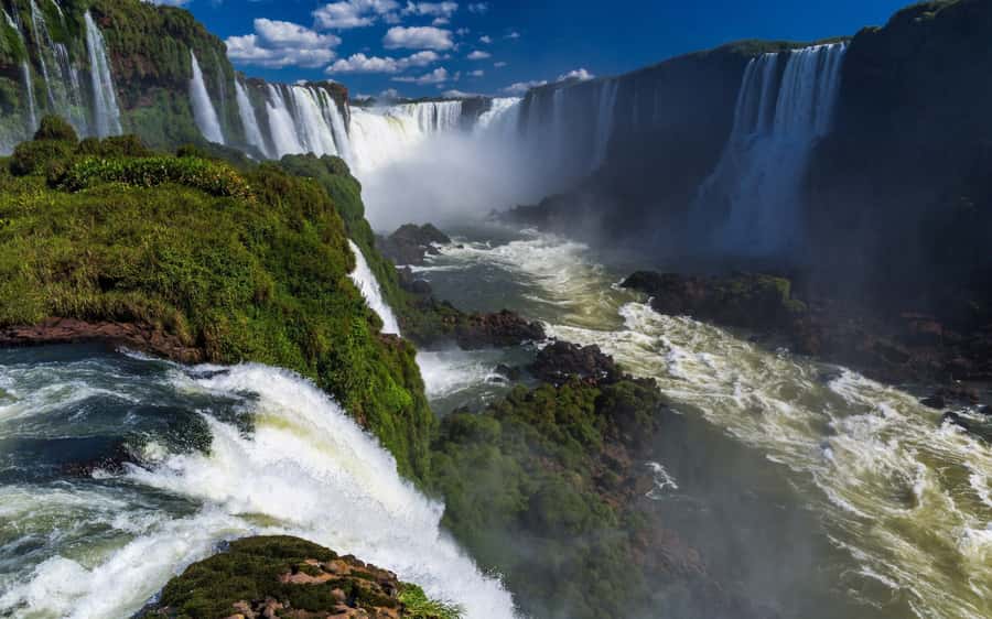 From Buenos Aires: 3-Day Iguazu Falls Tour with Airfare - Day one, flying from Buenos Aires to the falls