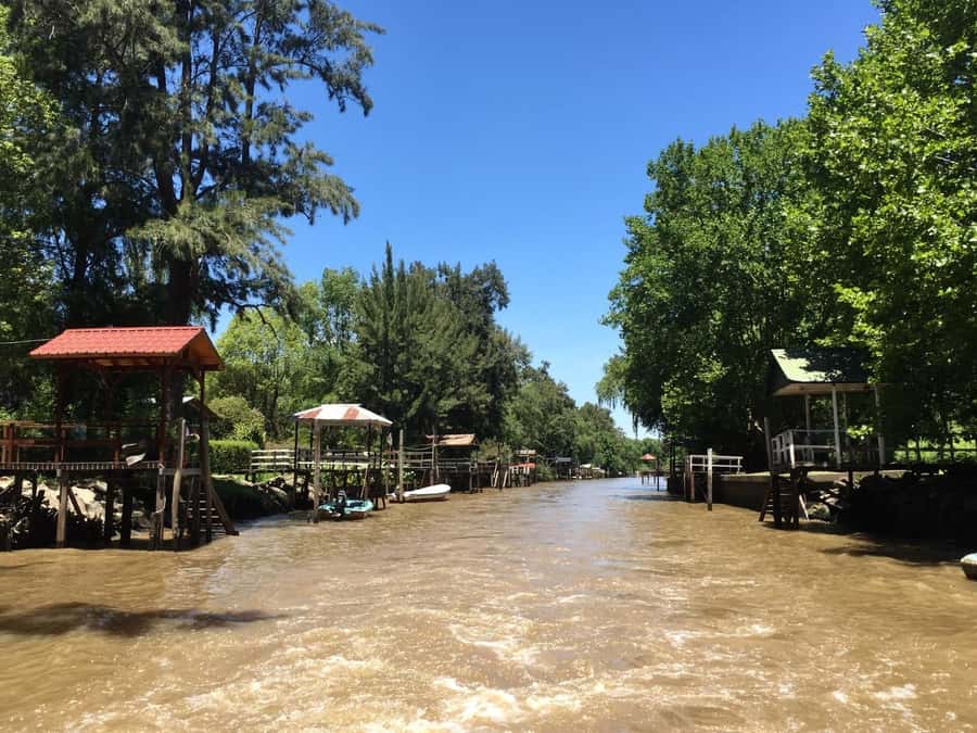 From Buenos Aires: Tigre & Delta with Sailing Premium Tour - Puerto de Frutos: useful stop, uneven shopping