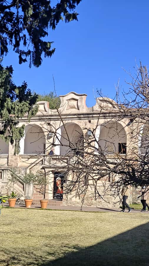 From Cordoba: Alta Gracia HalfDay Tour - Leaving Córdoba and stopping at the Miriam Stefford Mausoleum