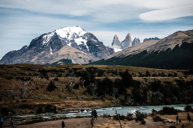 From El Calafate: Full-Day Tour to Torres del Paine - The 6:30 AM start and the road to Chile