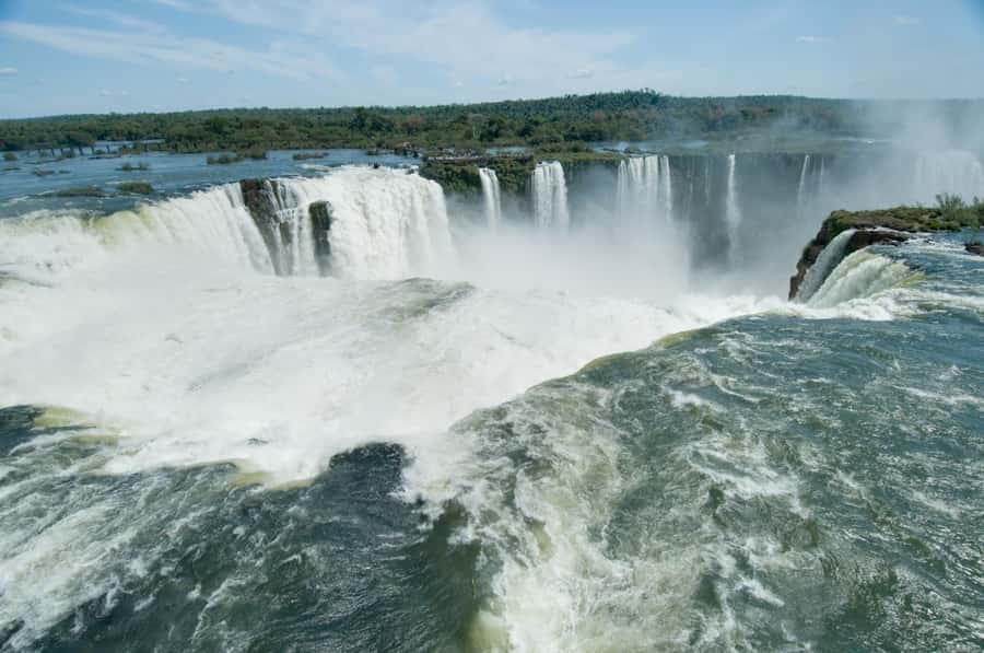 From Foz do Iguaçu: Argentinean Falls Tour with Pickup - Hotel pickup and the ride from Foz do Iguaçu