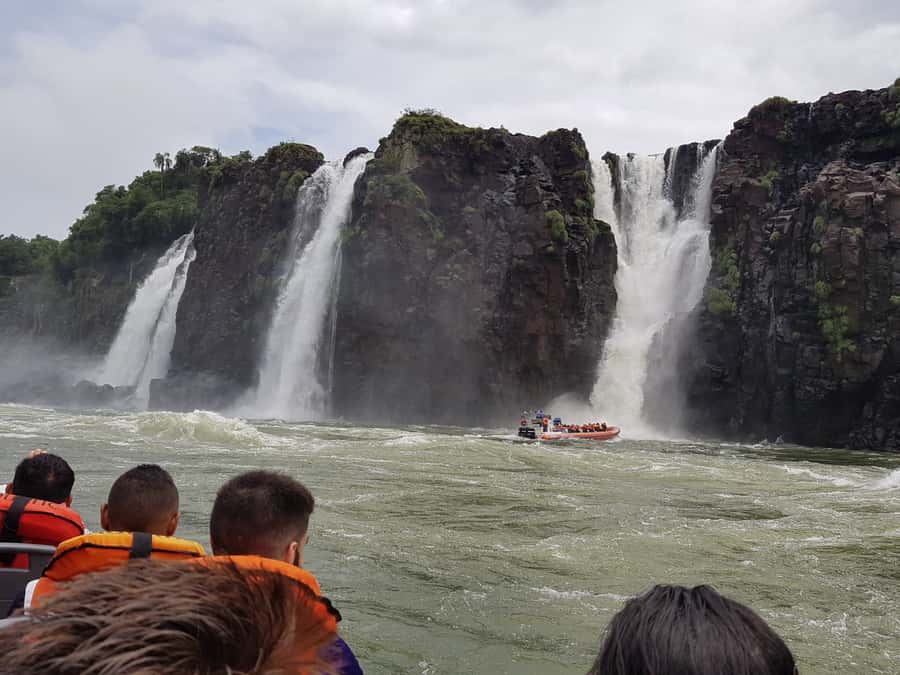From Foz do Iguaçu: Iguazú Falls Boat Ride Argentina - Why the Argentine side and the boat ride work so well together