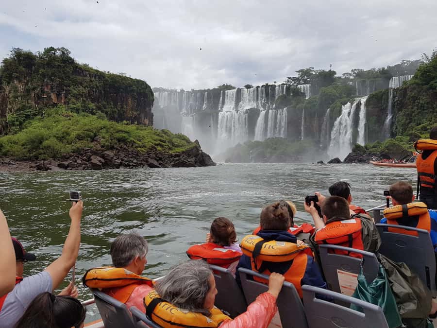 From Foz do Iguaçu: Iguazú Falls Boat Ride Argentina - Getting into Iguazú National Park