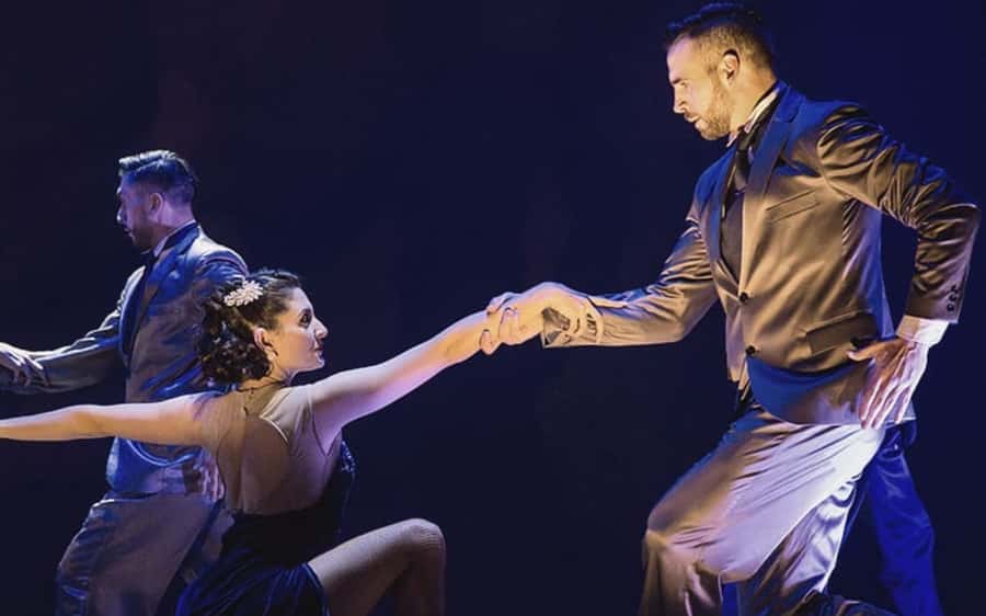 From Foz do Iguaçu: Madero Tango with dinner - Madero Tango with Buenos Aires performers