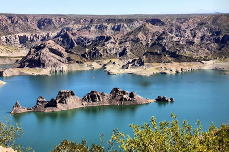 From Mendoza: San Rafael Sightseeing and Atuel Canyon Tour - The early departure and four-hour run south