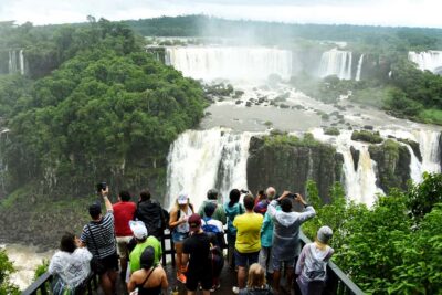 From Puerto Iguazu: Half-Day Brazilian Falls Excursion