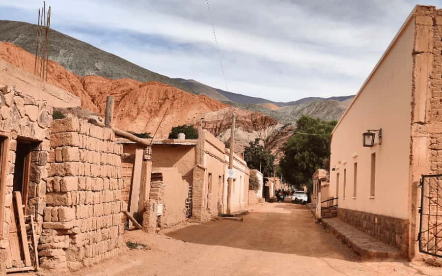 From Salta: Quebrada de Humahuaca, Purmamarca and Tilcara - The four-hour ride from Salta to the gorge