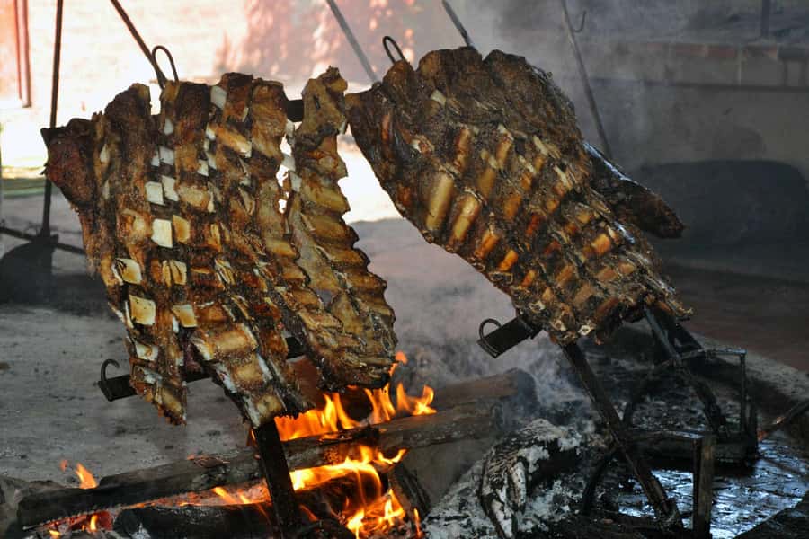 Full-Day at Santa Susana Ranch with BBQ, Drinks and Show - Mate and pastries before the ride home