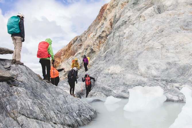 Full Day Reduced Tour to the Ojo del Albino Glacier in Argentina - Tierra Mayor and the Sierra Alvear view