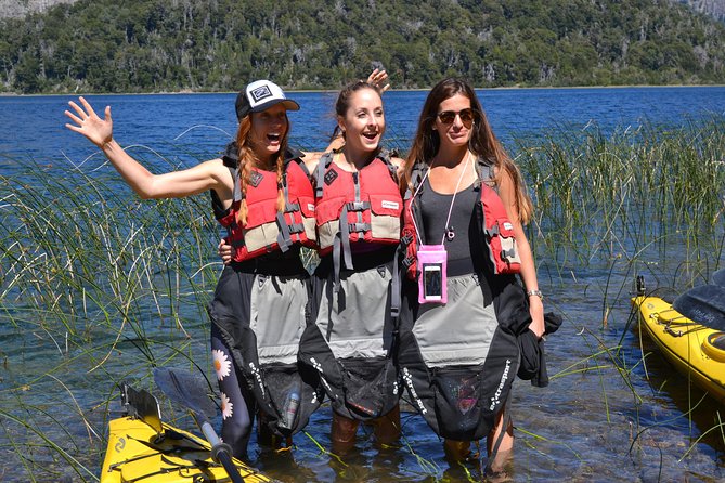 Half a day of kayaking on Lake Moreno in private service - The halfway break: snacks and yerba mate