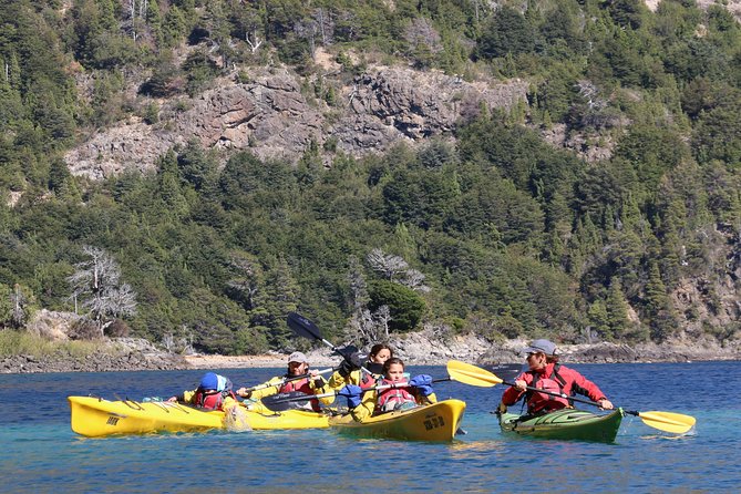 Half a day of kayaking on the Nahuel Huapi lake in private service - What happens before you paddle