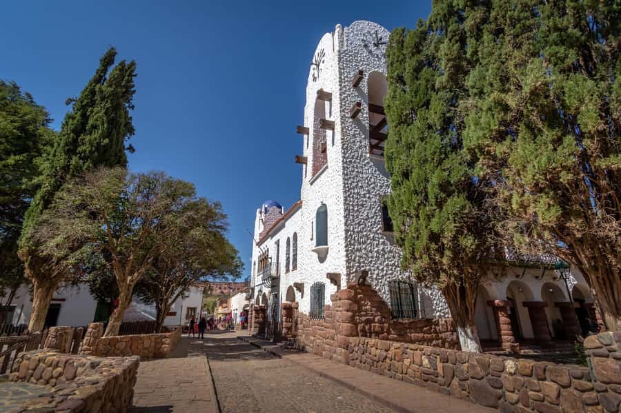 Humahuaca Valley Multicultural Tour from Salta - What the guide and group setup mean