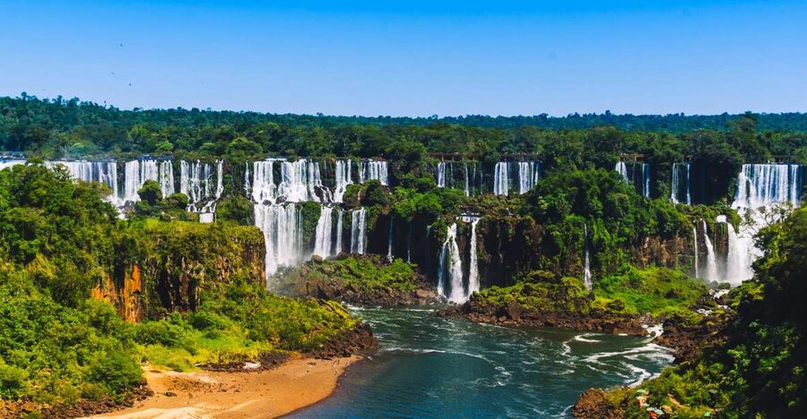 Iguazu Falls Private Day Trip from Buenos Aires - Reaching Garganta del Diablo