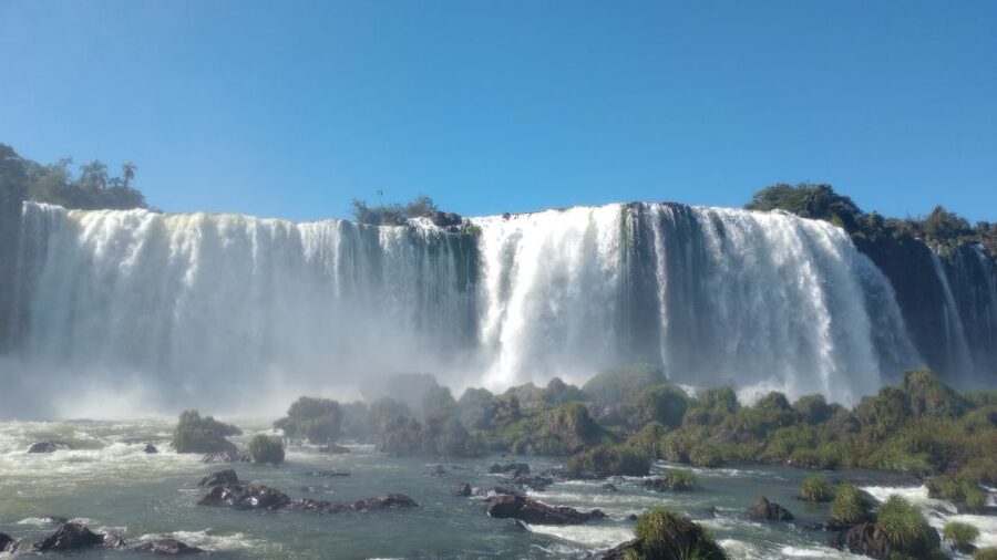 Iguazu Falls Private Day Trip from Buenos Aires - What the guide adds to the day