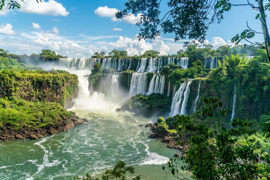 Iguazú Falls: The Natural Wonder of Argentina - Key points at a glance