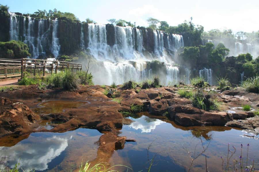Iguazú Falls: The Natural Wonder of Argentina - What the guide adds to a bilingual group