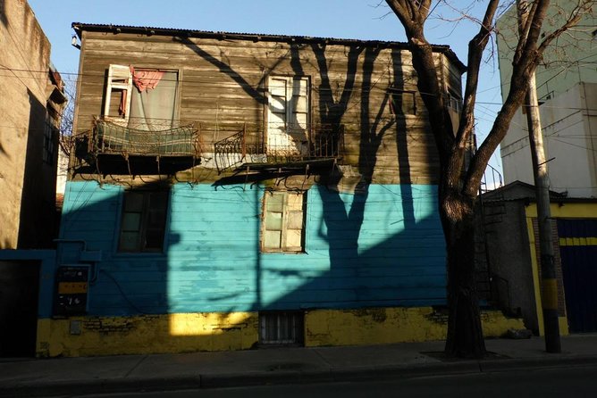 La Boca, a collective creation: Port, immigrants, arts and football - Timing, meeting point, and group practicalities