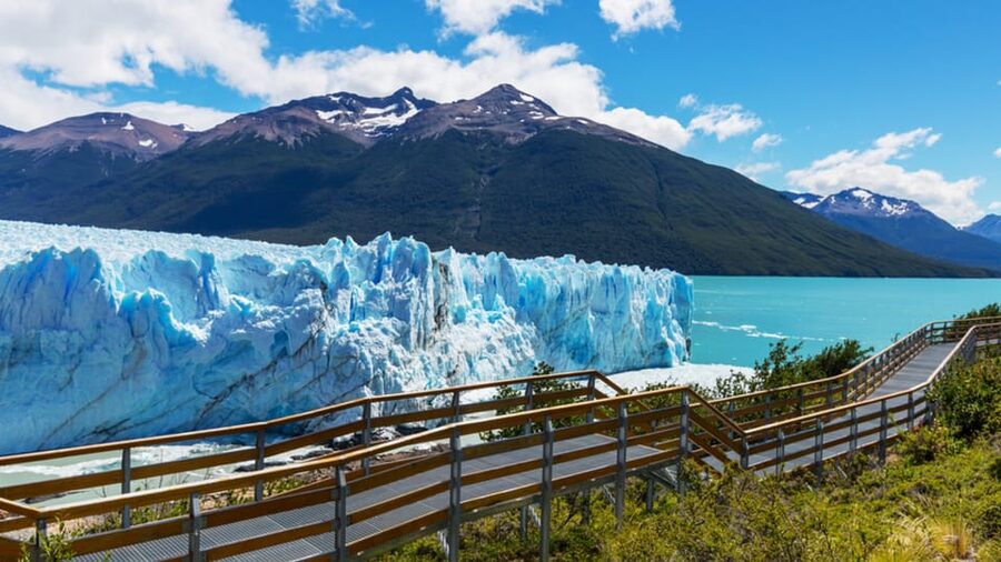 Los Glaciares National Park and Perito Moreno Glacier Tour - Waiting for an ice calving
