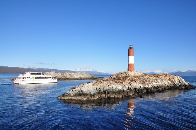Martillo Island: Boat Trip to the Penguin Colony & Beagle Channel - Starting at Ushuaia’s tourist port