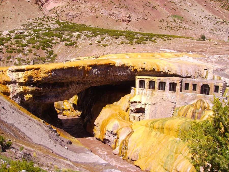 Mendoza: Aconcagua, Uspallata & Puente del Inca Day Trip - Potrerillos Dam and the first mountain views