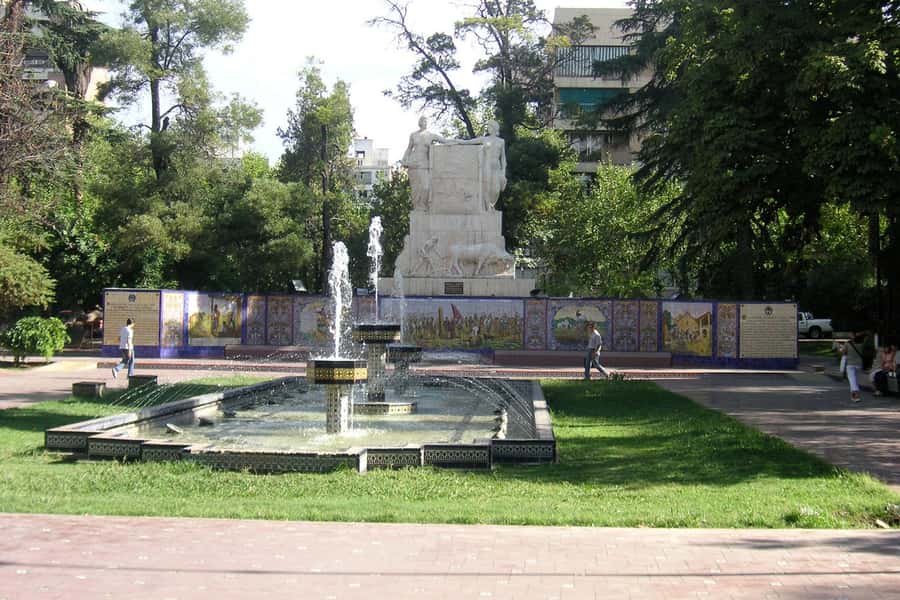 Mendoza: City tour with visit to General San Martin Park - Cerro de la Gloria and the monument to San Martín