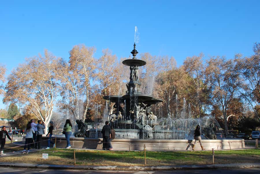 Mendoza: City tour with visit to General San Martin Park - Plaza Independencia and the city center