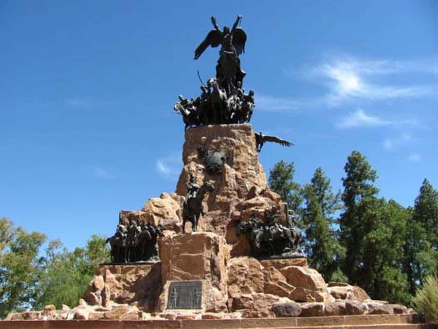 Mendoza: Half-Day Sightseeing City Tour - Independence Square and the Civic District