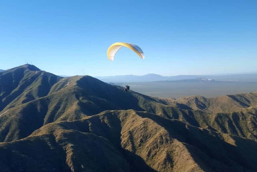 Mendoza: Paragliding Tandem Flight with Instructor - From downtown Mendoza to the Cerro Arco launch ramp