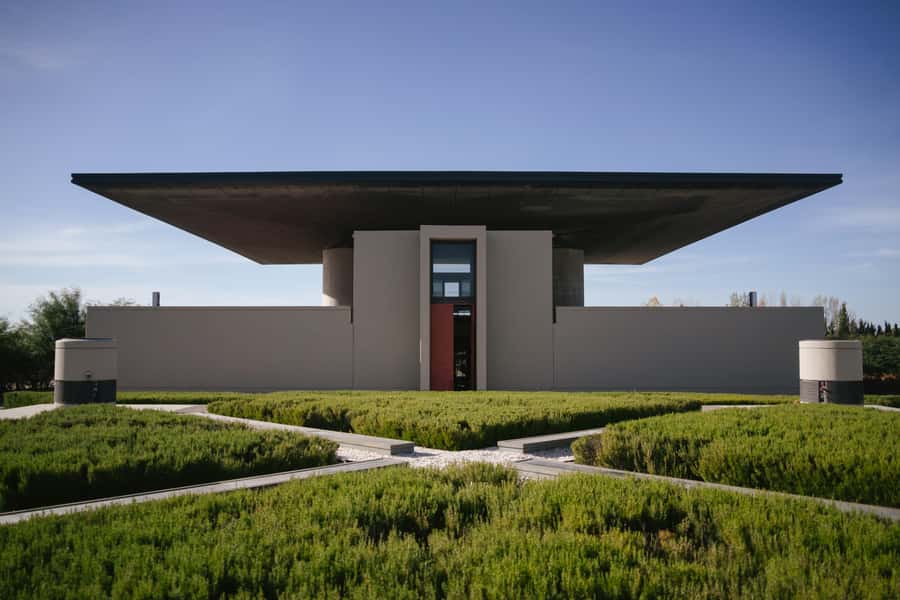 Mendoza: Tour with tasting and lunch High Altitude Wineries - Two Uco Valley wineries, two very different personalities