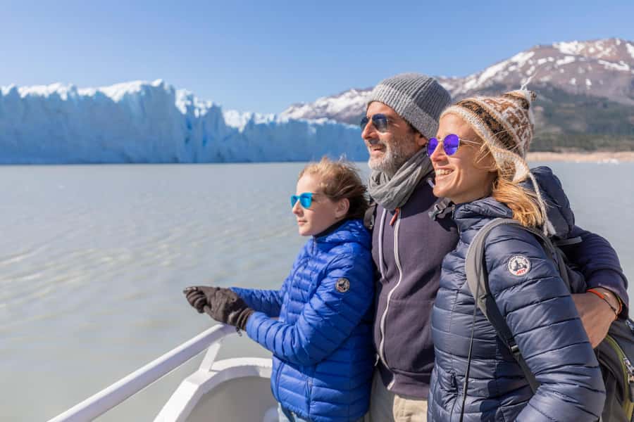 Nautical Safari: Navigate and feel the energy of the Perito Moreno Glacier. - The 400-meter viewing stop