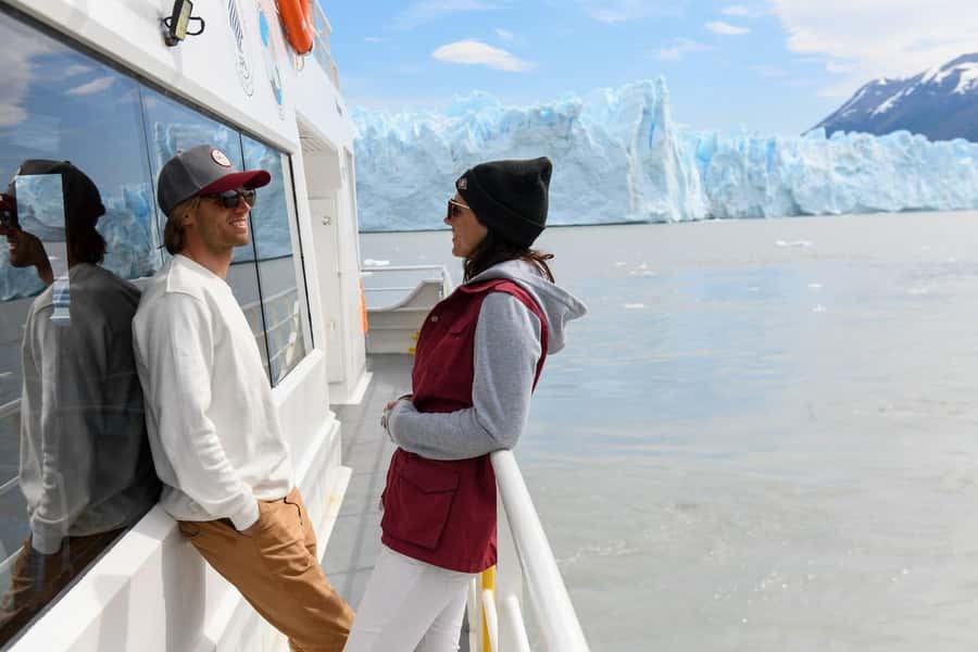 Nautical Safari: Navigate and feel the energy of the Perito Moreno Glacier. - The route toward the south wall