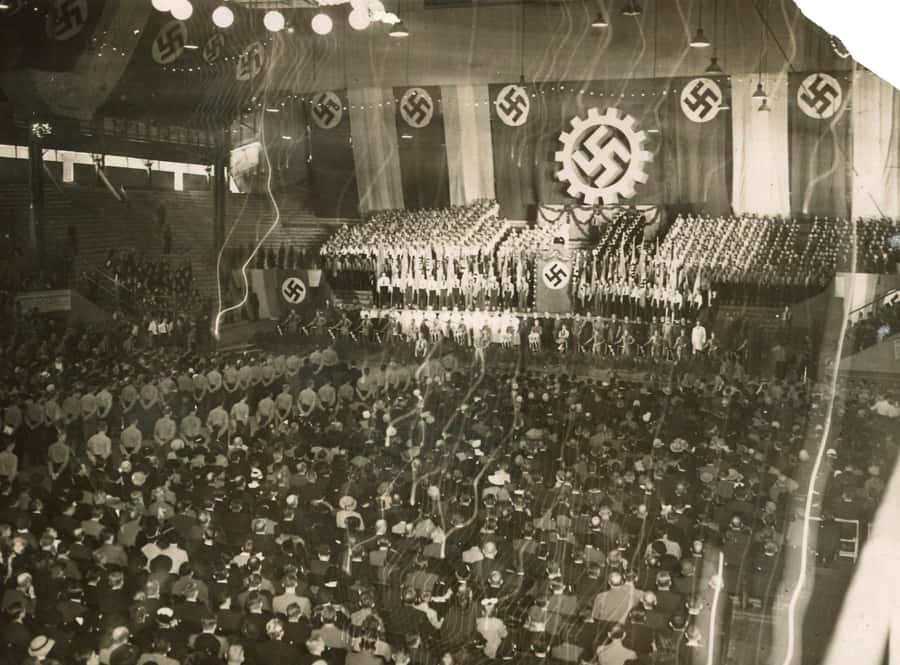 Nazis in Buenos Aires: a historical walking tour - Starting near Juana Azurduy and Palacio Libertad