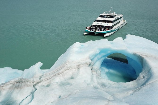 Perito Moreno boat tour from El Calafate: Glaciares Gourmet - El Puesto de Las Vacas and a quiet hour on land