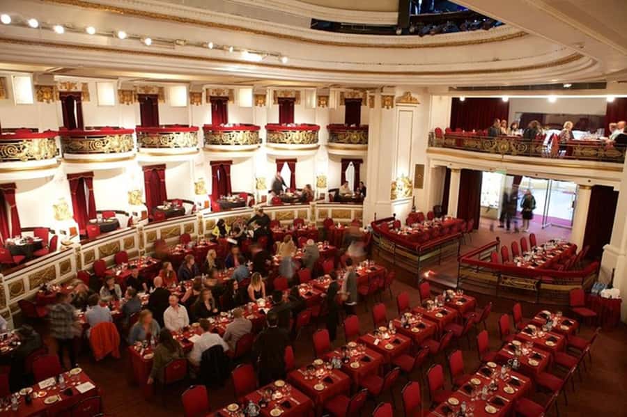 Piazzolla Tango Show in Buenos Aires (with optional dinner) - Entering Galería Güemes at Florida 165