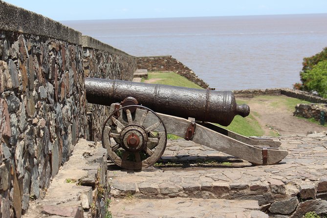 Premium Day Tour to Colonia del Sacramento - The lighthouse on the Río de la Plata