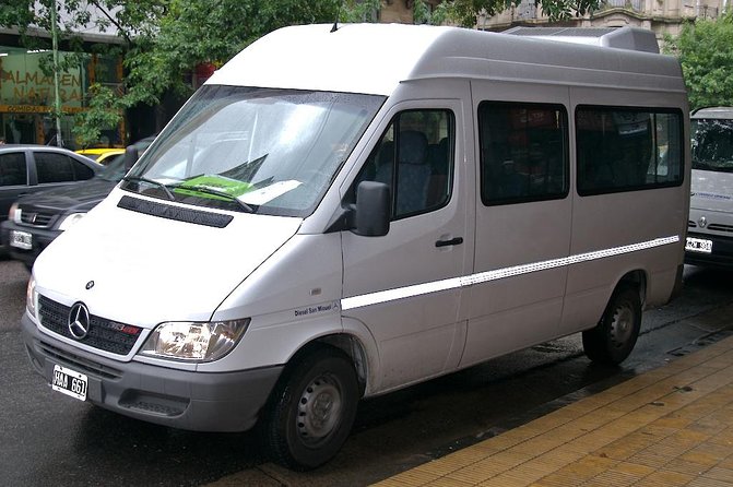 Private Arrival Transfer: Ezeiza Airport to Buenos Aires Hotels - Finding the representative after customs