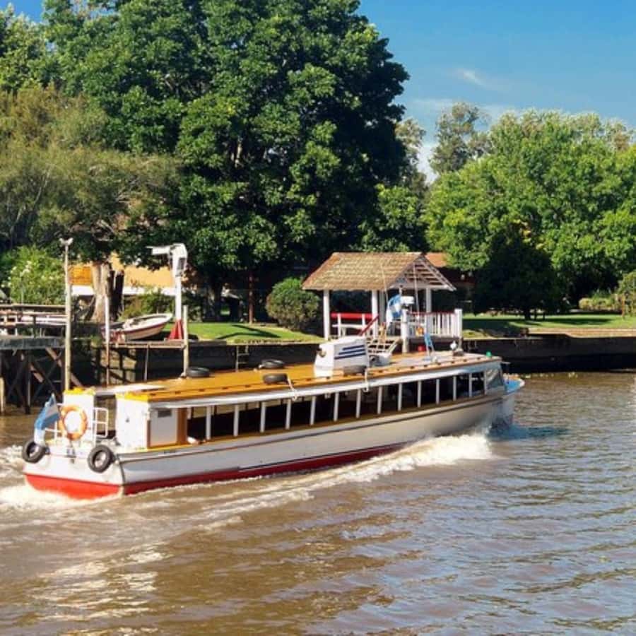 Private City Tour of Buenos Aires + Tigre Delta - La Boca, Caminito, and La Bombonera