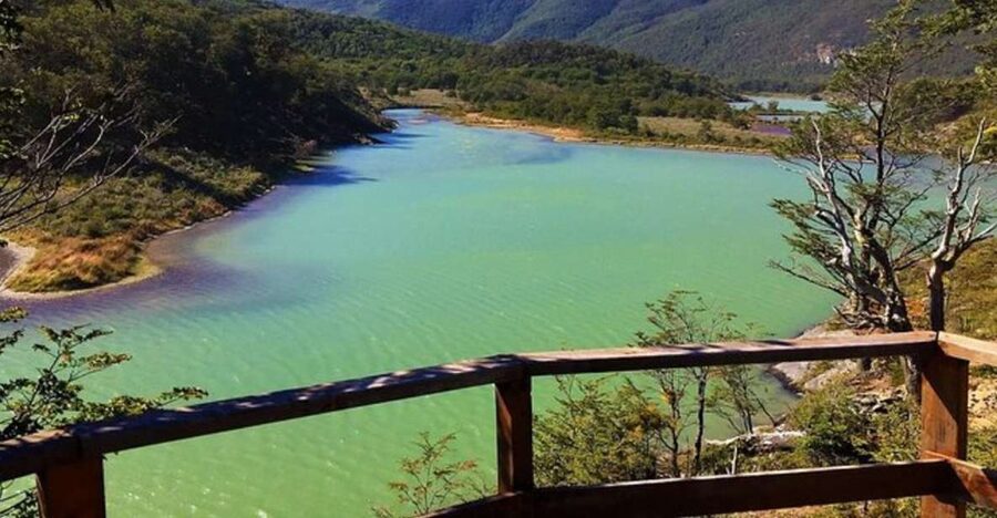 Private Experience "Tierra del Fuego" National Park - Green Lagoon and the changing views
