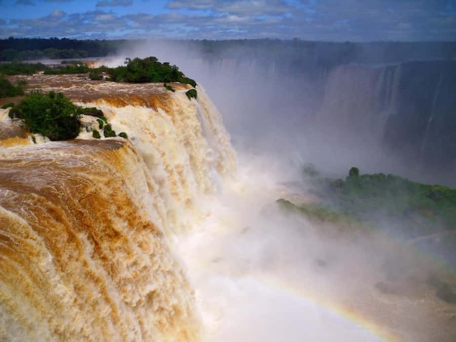 Private Tour "Dawn at the Iguassu Falls". - Walking the falls before the crowds arrive