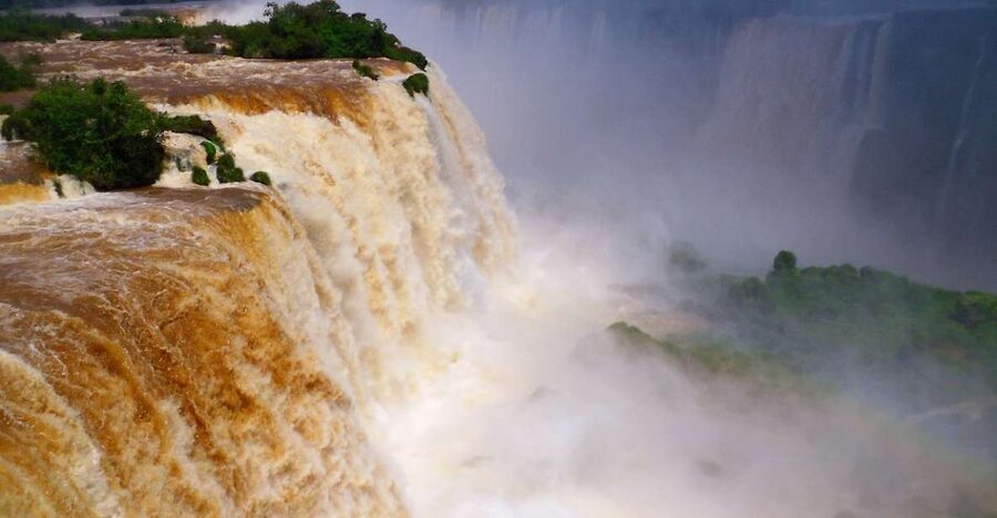Private Tour "Dawn at the Iguassu Falls". - Adding the Macuco Safari boat ride
