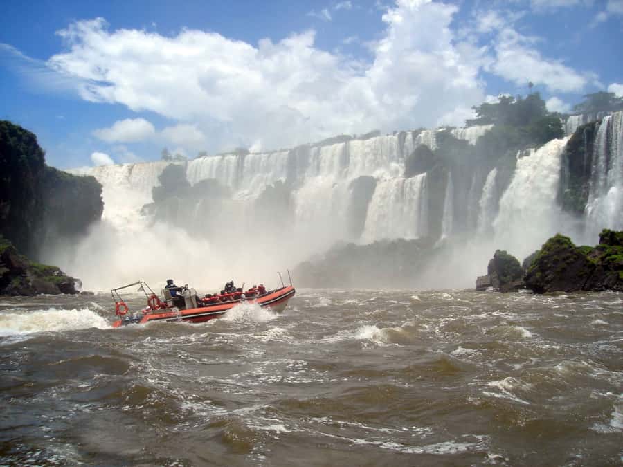 Puerto Iguazu: Argentine Falls & Great Adventure Boat - Why this full-day Iguazu plan works