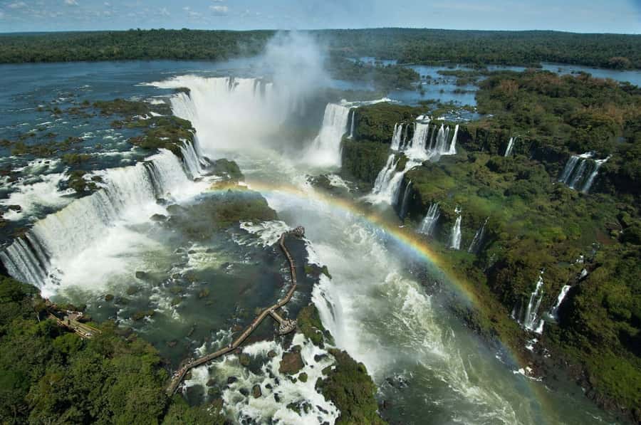 Puerto Iguazú: Brazilian Falls Half-Day Panoramic Tour - Why the Brazilian side changes your view of Iguazu